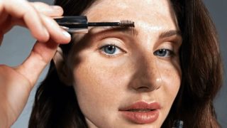 Soins Des Sourcils ร La Maison Sans Douleur